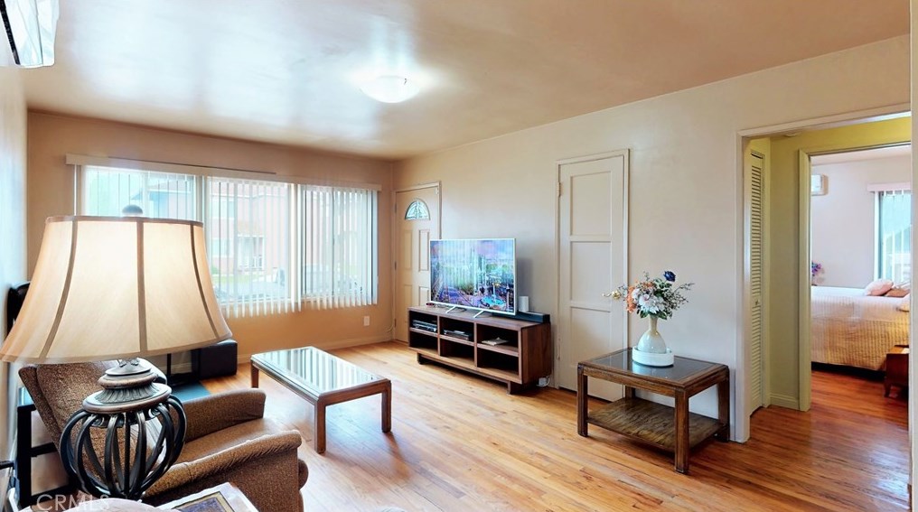 10514 Haas Ave, Los Angeles CA  90047-4334 exterior