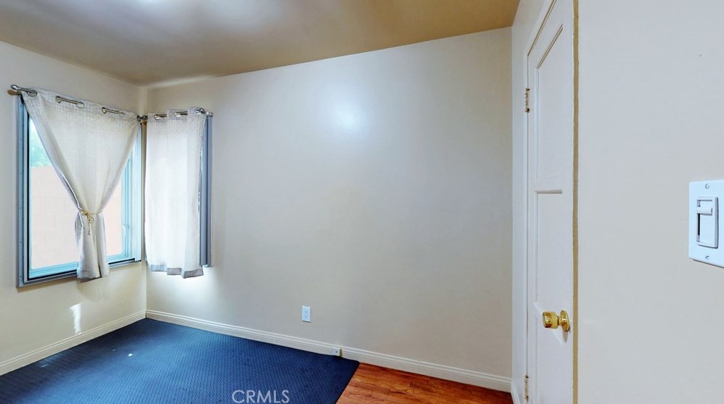 10514 Haas Ave, Los Angeles CA  90047-4334 exterior