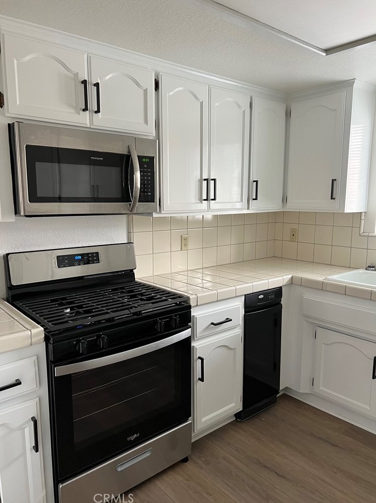 336 Penn St, El Segundo CA 90245-3025 exterior