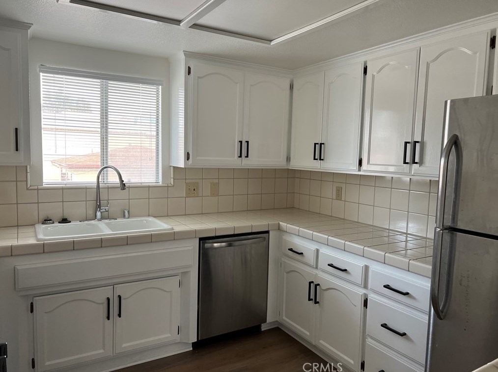 336 Penn St, El Segundo CA 90245-3025 exterior