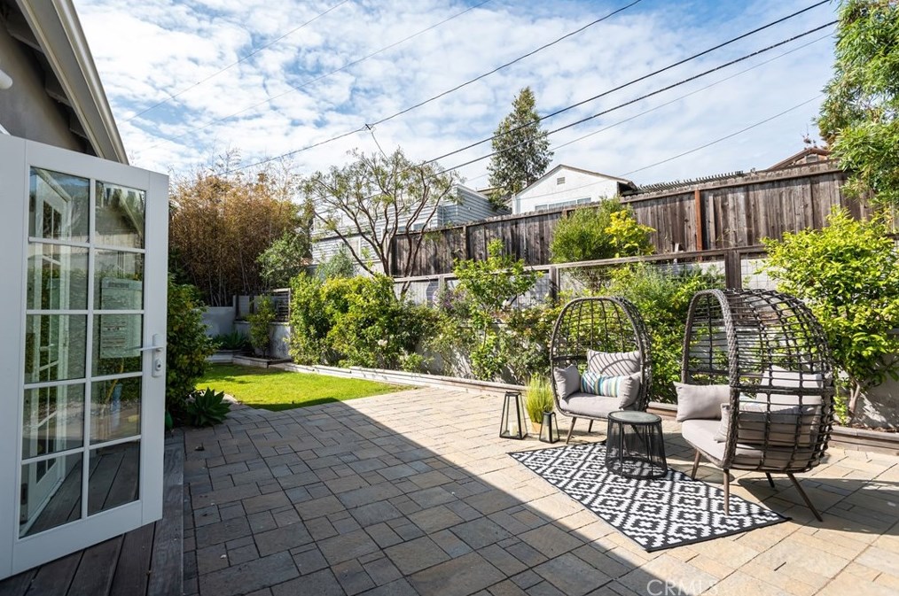 2524 Ardmore Ave, Hermosa Beach CA  90254-2224 exterior
