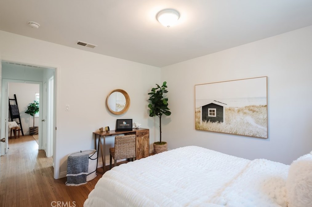 2524 Ardmore Ave, Hermosa Beach CA  90254-2224 exterior