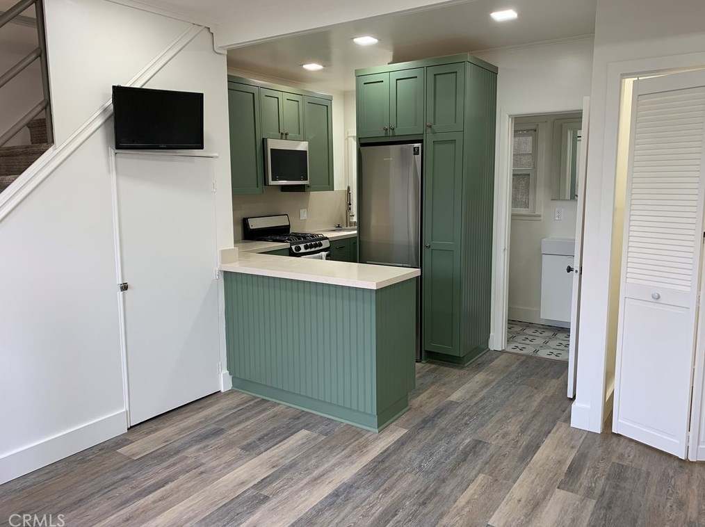 754 California St, El Segundo CA  90245-3249 exterior