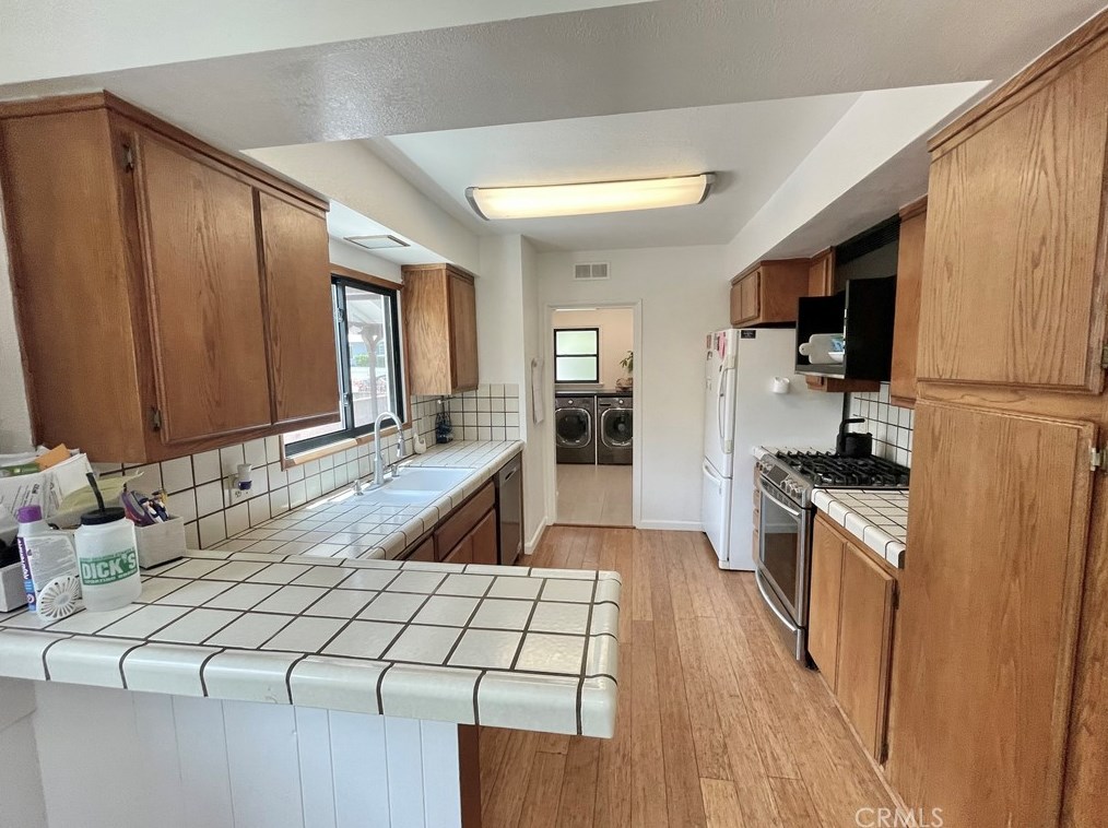 754 California St, El Segundo CA  90245-3249 exterior