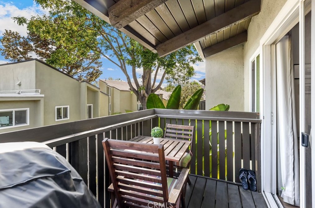 5003 Stoney Creek Rd, Los Angeles CA  90230-7567 exterior