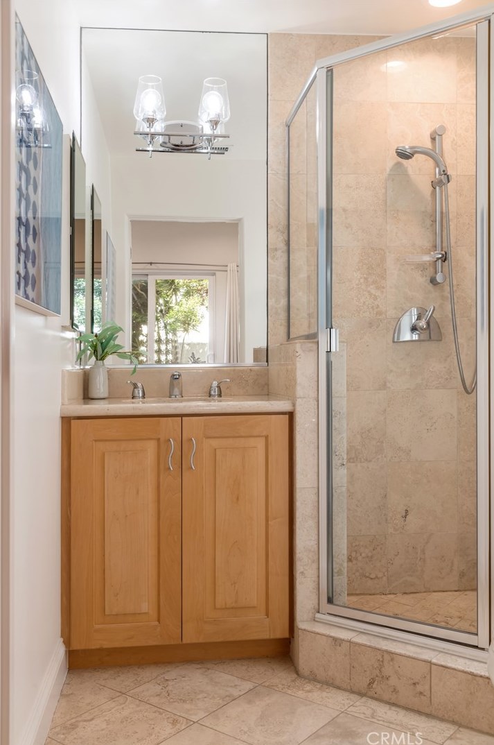 2130 Monterey Blvd, Hermosa Beach CA  90254-2630 exterior