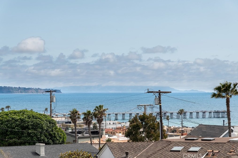 2130 Monterey Blvd, Hermosa Beach CA  90254-2630 exterior