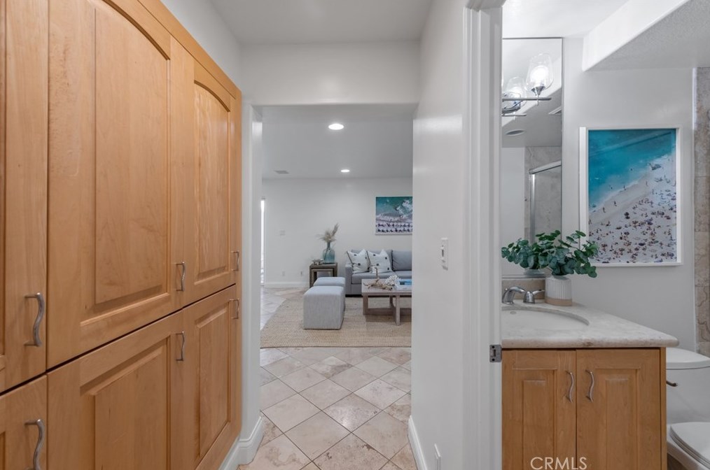 2130 Monterey Blvd, Hermosa Beach CA  90254-2630 exterior