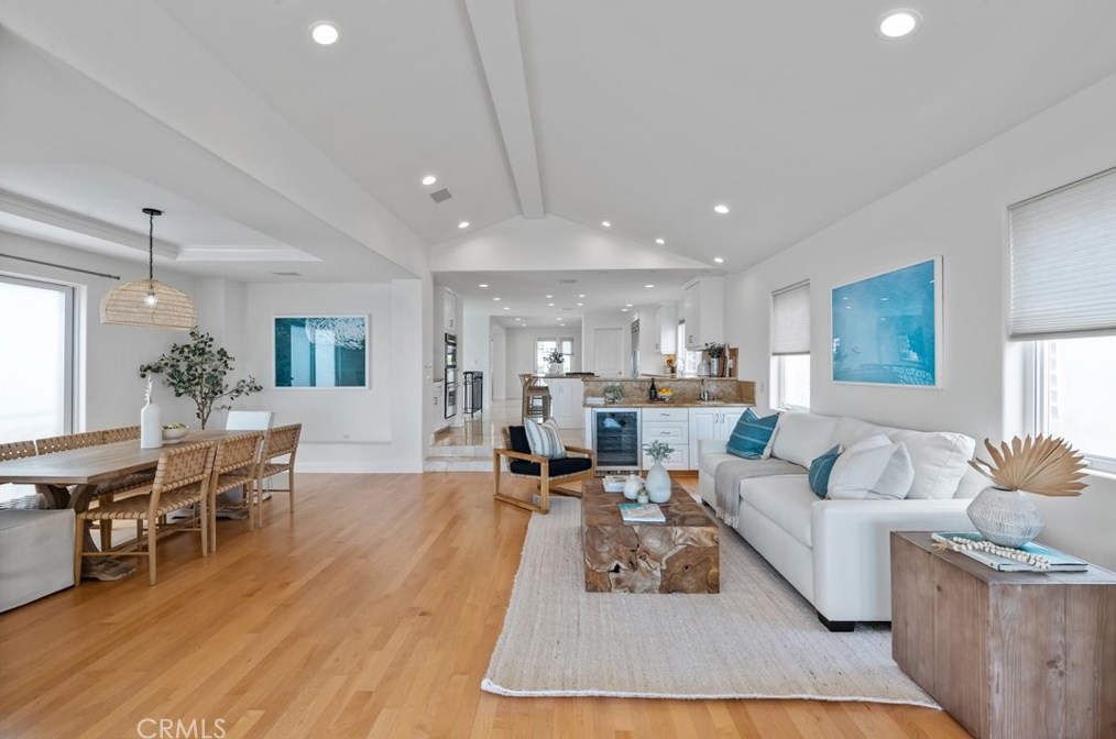 2130 Monterey Blvd, Hermosa Beach CA  90254-2630 exterior