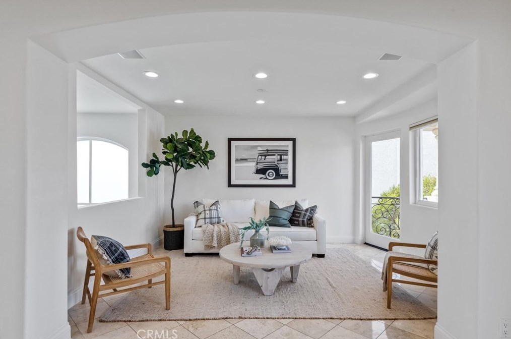 2130 Monterey Blvd, Hermosa Beach CA  90254-2630 exterior