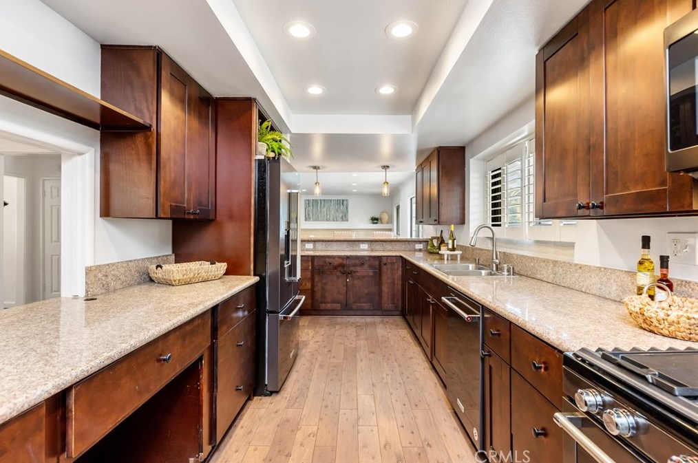 851 Hillcrest St, El Segundo CA 90245-2029 exterior