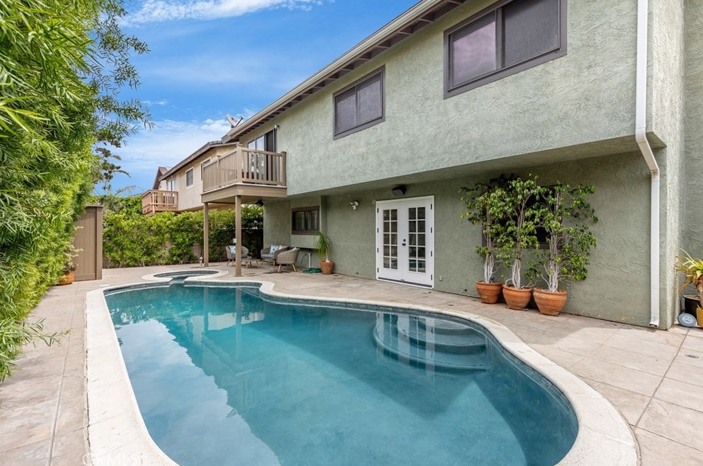 851 Hillcrest St, El Segundo CA 90245-2029 exterior