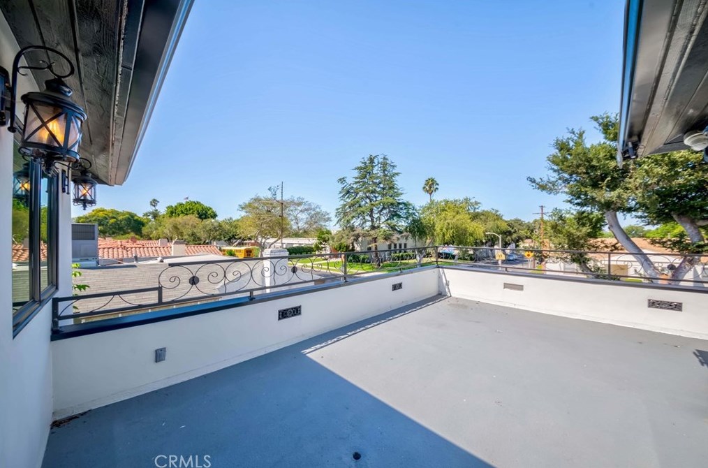 3834 Dublin Ave, Los Angeles CA  90008-1920 exterior