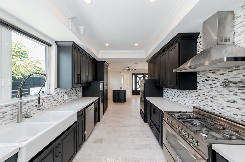 3834 Dublin Ave, Los Angeles CA  90008-1920 exterior