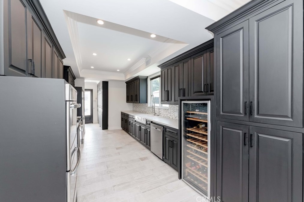 3834 Dublin Ave, Los Angeles CA  90008-1920 exterior