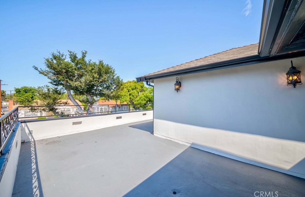 3834 Dublin Ave, Los Angeles CA  90008-1920 exterior