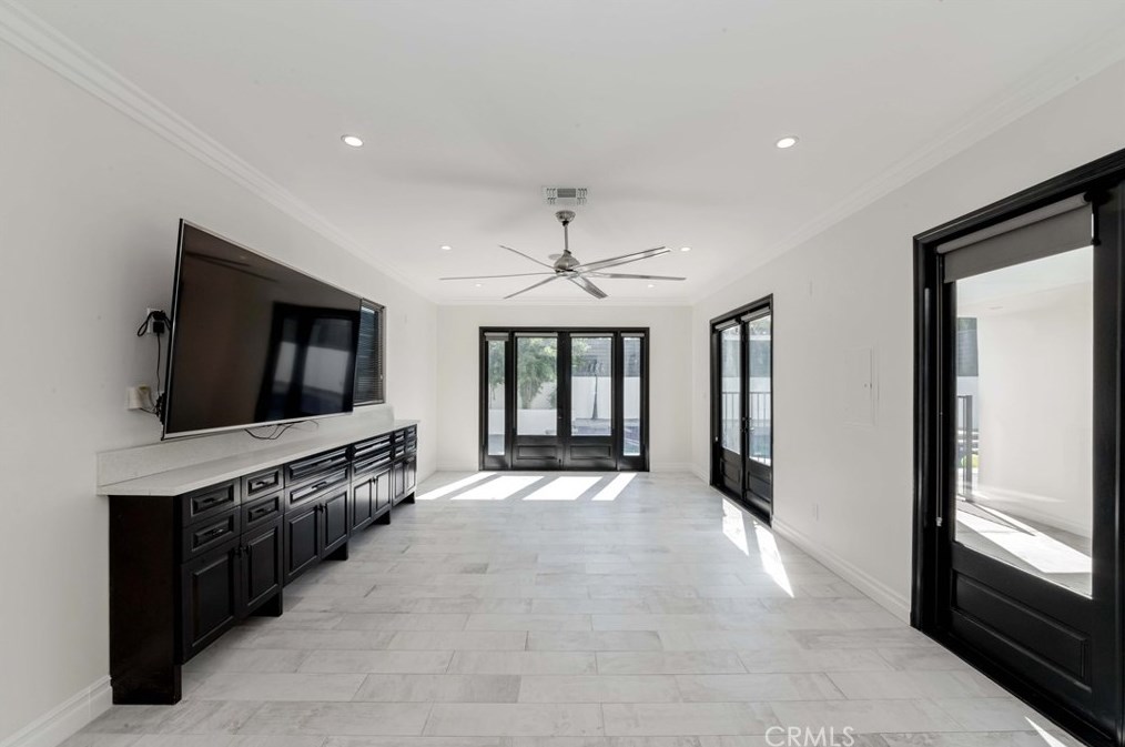 3834 Dublin Ave, Los Angeles CA  90008-1920 exterior