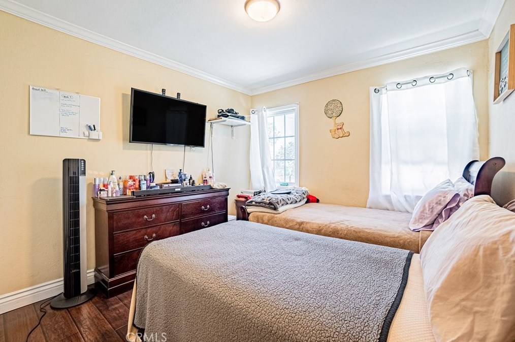 1727 60 St, Los Angeles CA  90001-1417 exterior