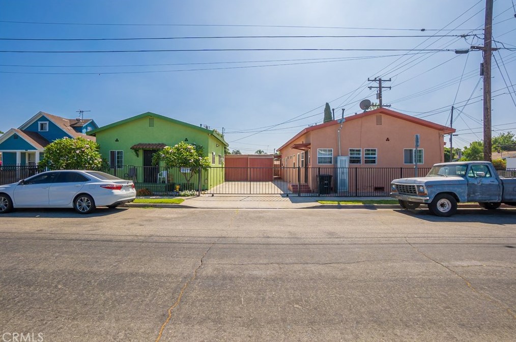 1727 60 St, Los Angeles CA  90001-1417 exterior