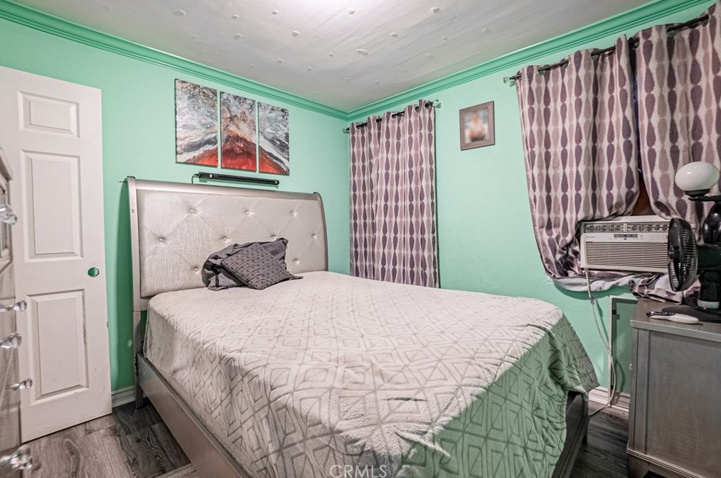 1727 60 St, Los Angeles CA  90001-1417 exterior