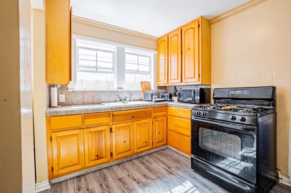 1727 60 St, Los Angeles CA  90001-1417 exterior