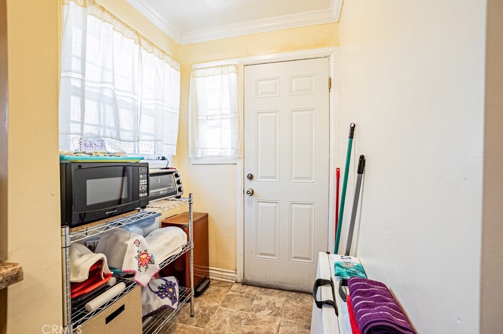 1727 60 St, Los Angeles CA  90001-1417 exterior