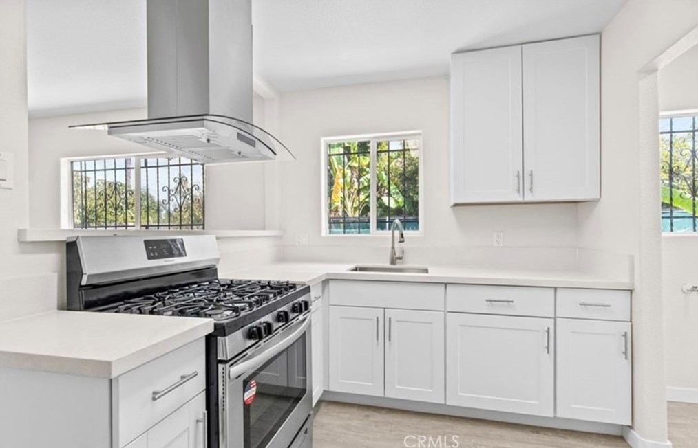 1112 77th St, Los Angeles CA  90001-2902 exterior