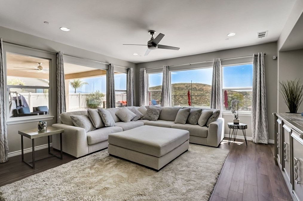 35571 Laurel Tree Ct, Winchester CA  92596-8103 exterior