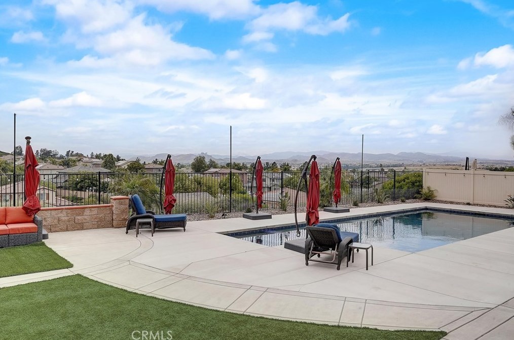 35571 Laurel Tree Ct, Winchester CA  92596-8103 exterior