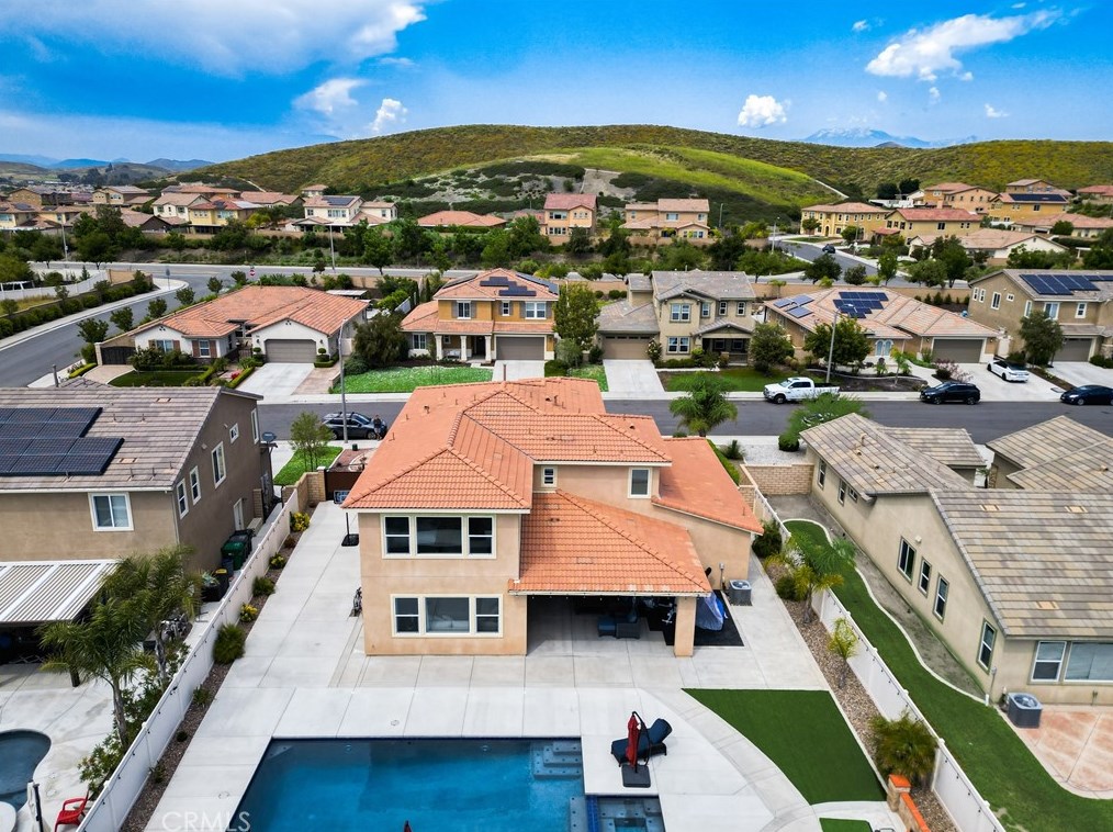 35571 Laurel Tree Ct, Winchester CA  92596-8103 exterior