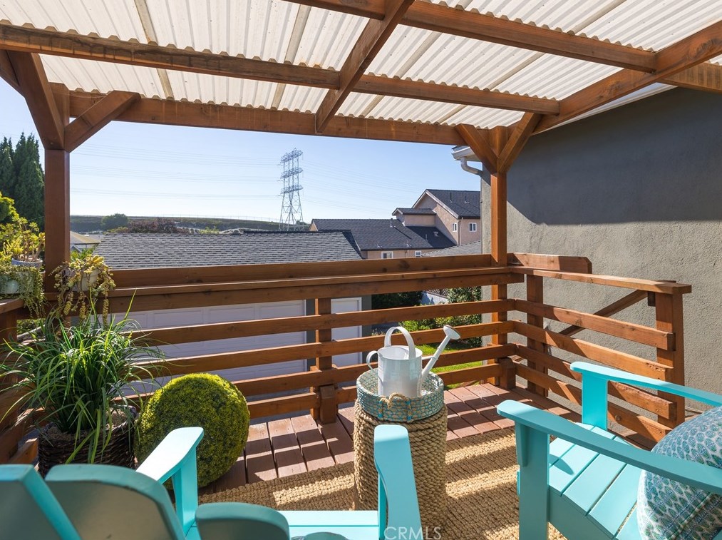 715 Hillcrest St, El Segundo CA  90245-2002 exterior