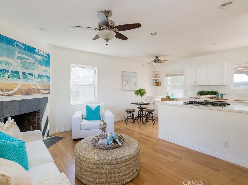 715 Hillcrest St, El Segundo CA  90245-2002 exterior