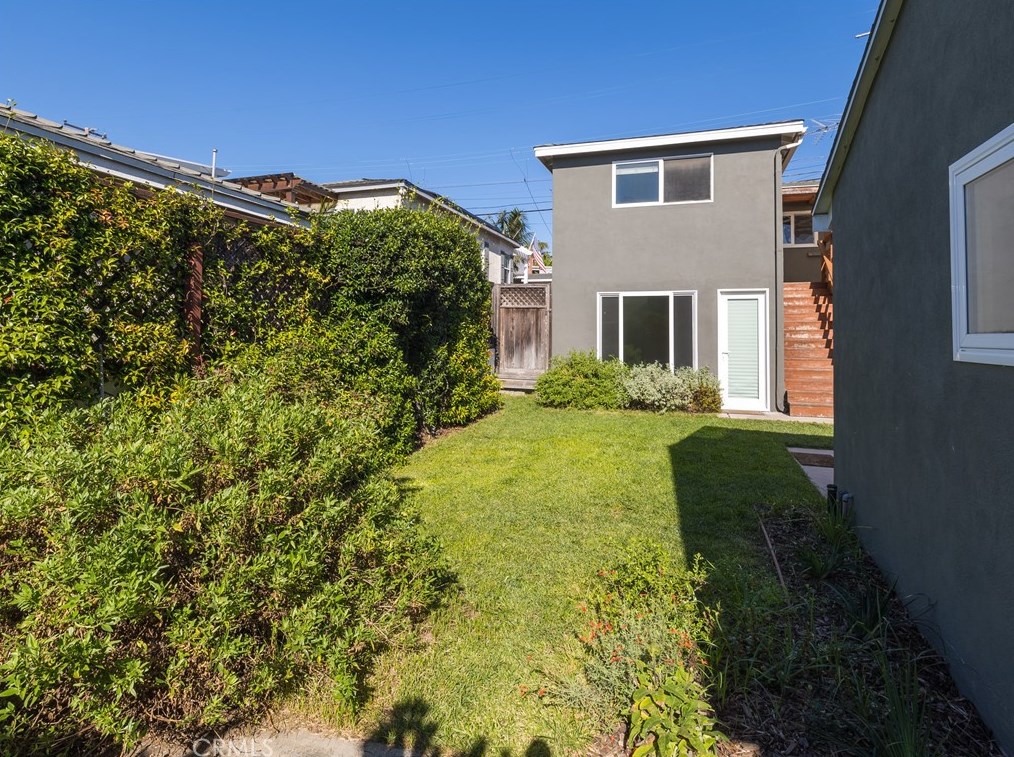 715 Hillcrest St, El Segundo CA  90245-2002 exterior