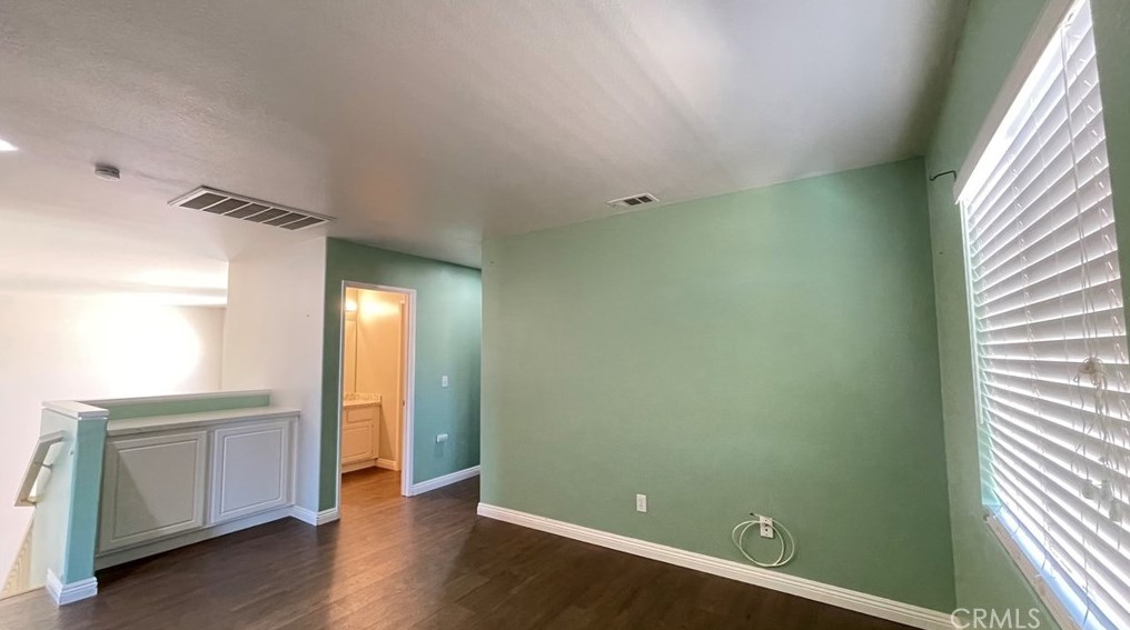 8911 Newcastle Ave, Hesperia CA  92344-8286 exterior