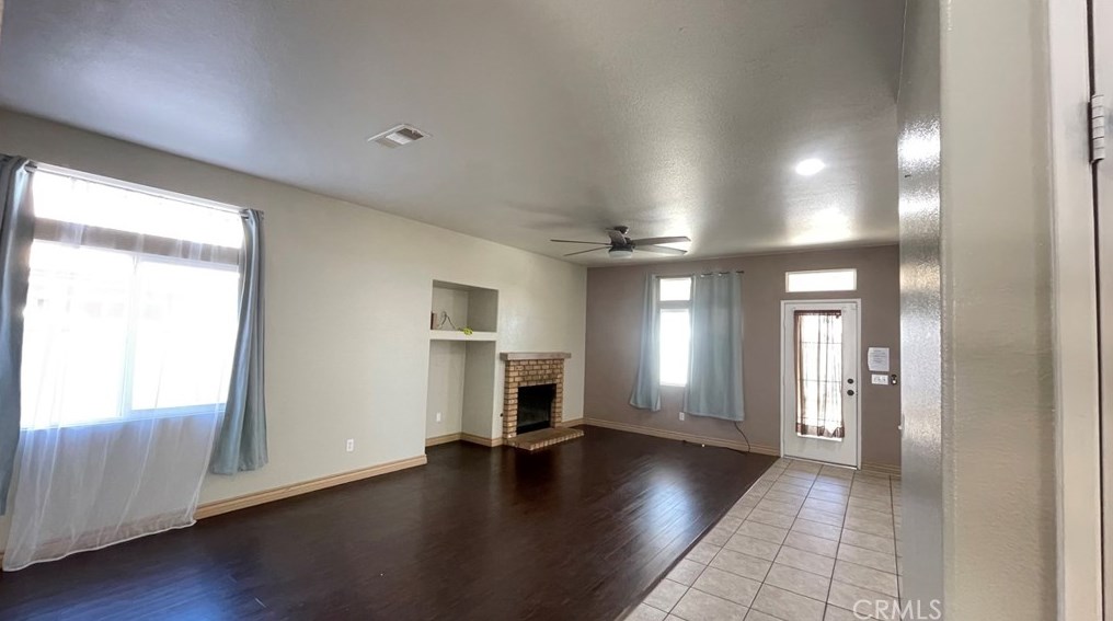 8911 Newcastle Ave, Hesperia CA  92344-8286 exterior