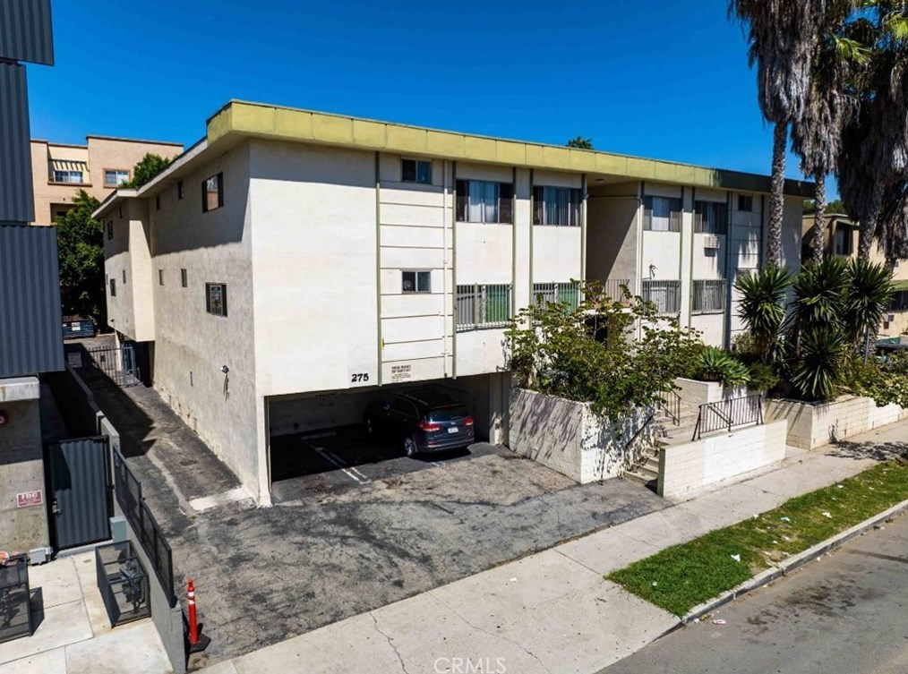 275 Lucas Ave, Los Angeles CA  90026-6151 exterior
