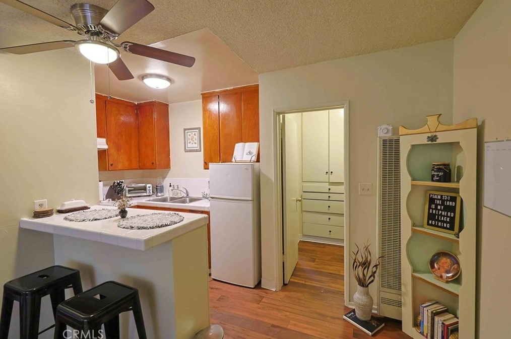 275 Lucas Ave, Los Angeles CA  90017-2062 exterior