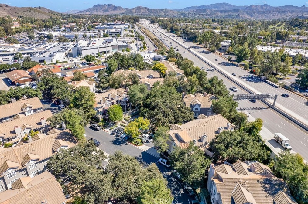 3326 Holly Grove St, Thousand Oaks CA  91362-3363 exterior