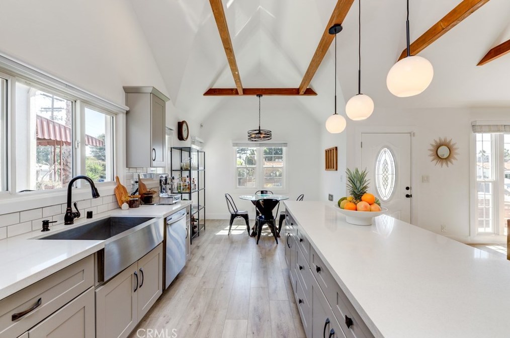 4027 60th St, Los Angeles CA  90043-3636 exterior