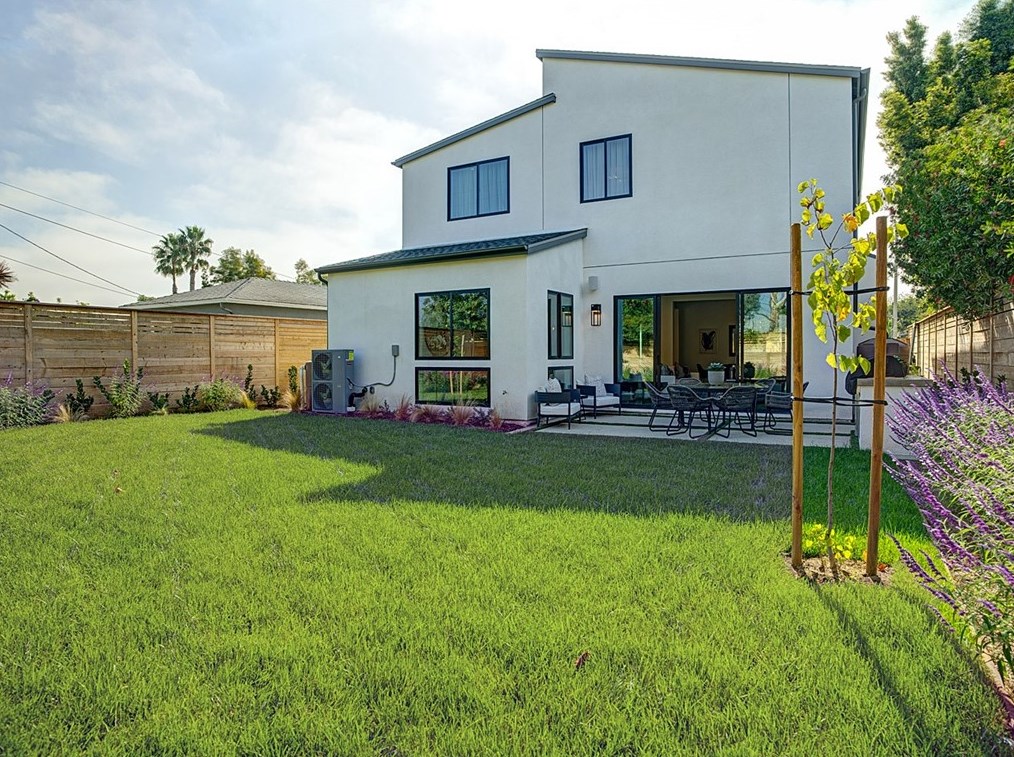 3922 Berryman Ave, Los Angeles CA  90066-5016 exterior