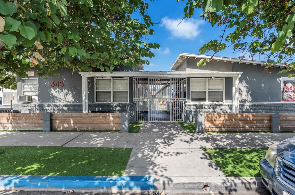 345 20th St, Long Beach CA  90806-4910 exterior