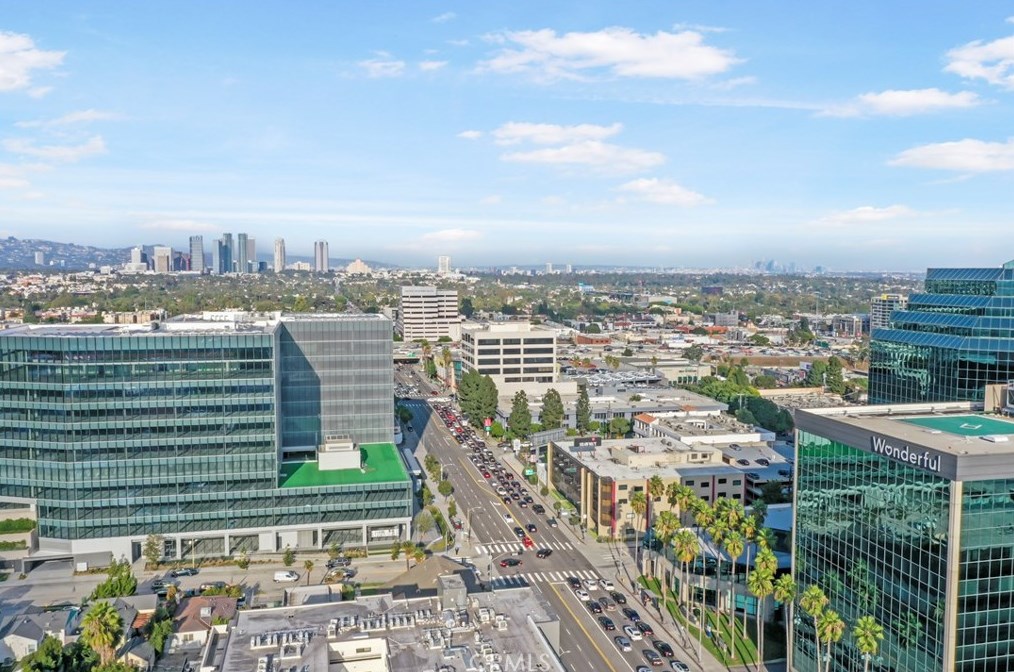 2137 Colby Ave, Los Angeles CA  90025-6207 exterior