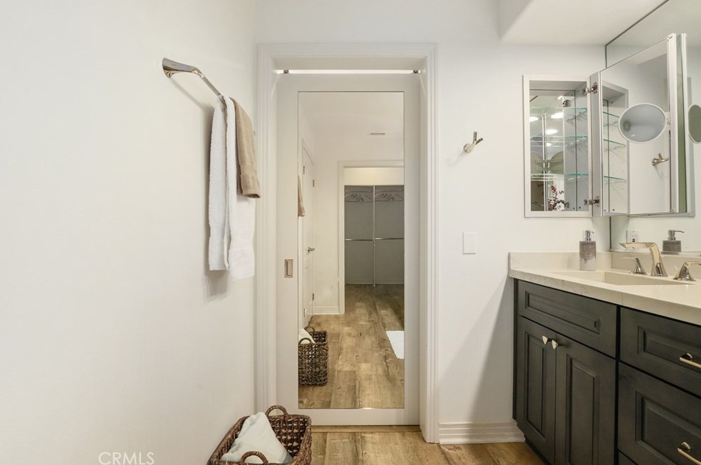 2137 Colby Ave, Los Angeles CA  90025-6207 exterior