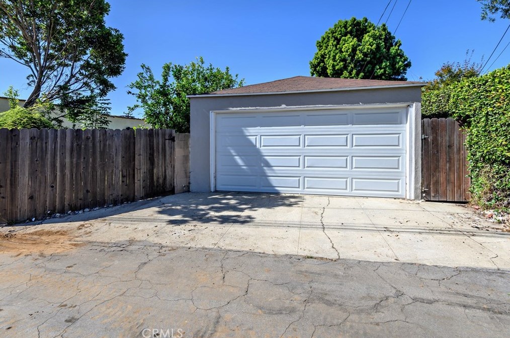 430 Loma Vis St, El Segundo CA 90245-2901 exterior