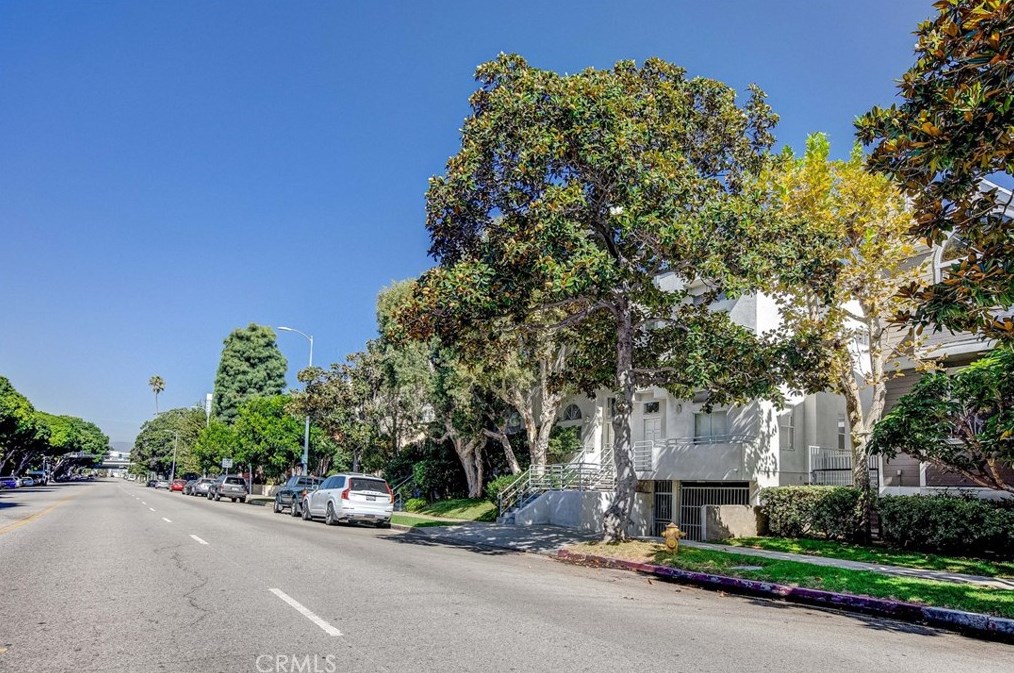 2550 Centinela Ave, Los Angeles CA  90064-2768 exterior