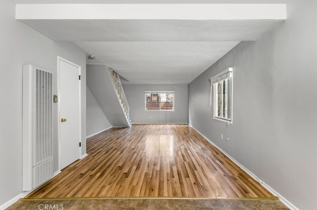 945 Main St, El Segundo CA 90245-2363 exterior