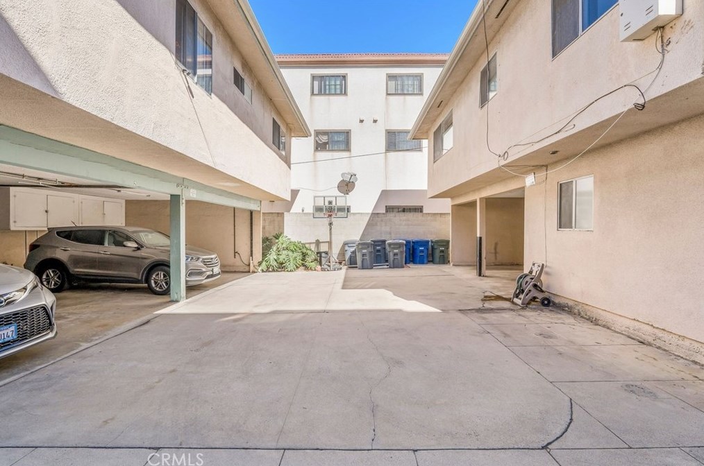 945 Main St, El Segundo CA 90245-2363 exterior