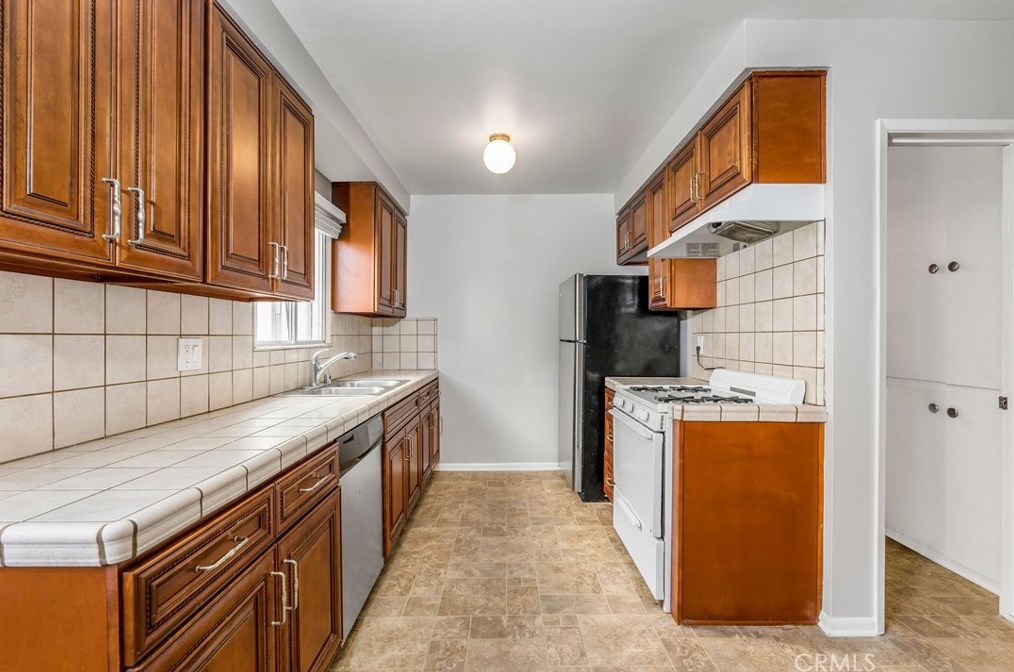 945 Main St, El Segundo CA 90245-2363 exterior