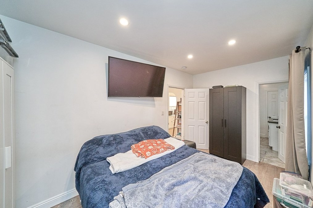 146 45th St, Los Angeles CA  90011-3470 exterior