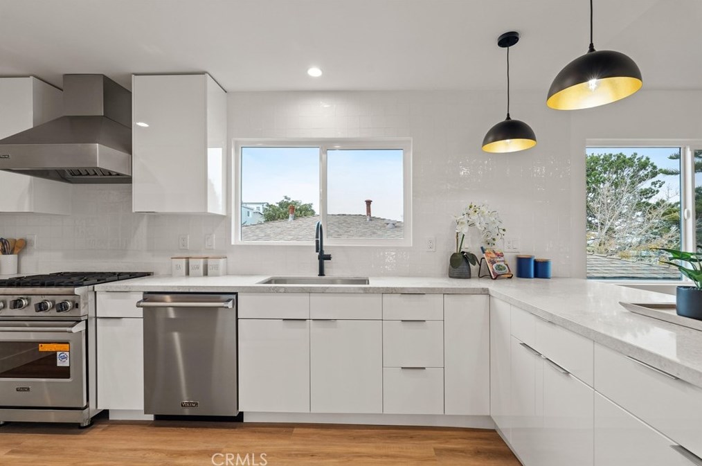 1727 Wollacott St, Redondo Beach CA  90278-2835 exterior